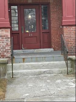 28 Cochran St #3 L, Chicopee MA 01020