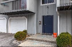 82 Buddington Road APT 3, Groton CT 06340