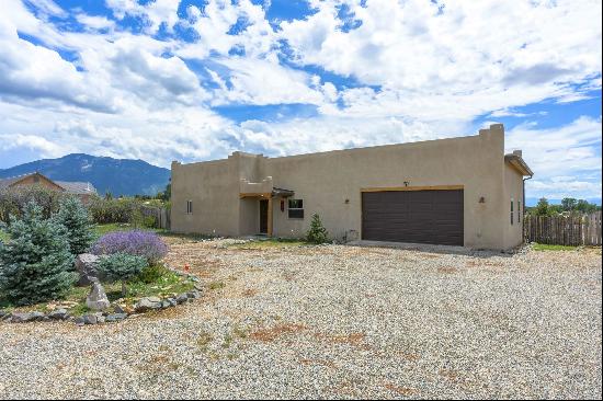 25A Sunset Rd, Arroyo Seco NM 87514