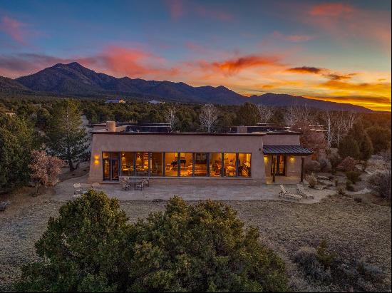 128 Outlaw Trail, Taos NM 87557