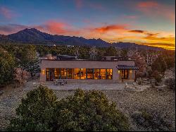 128 Outlaw Trail, Taos NM 87557