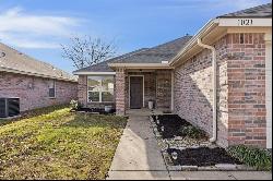 1021 Silver Spur Lane, Fort Worth TX 76179