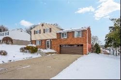 456 Parkridge Dr, Bethel Park PA 15102