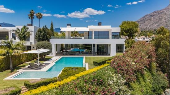 Exquisite contemporary villa with panoramic sea views on the Gol, Marbella 29602