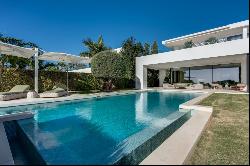 Exquisite contemporary villa with panoramic sea views on the Gol, Marbella 29602