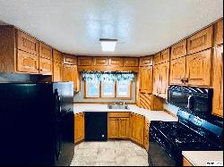 1004 Hillcrest Road, Wayne NE 68787