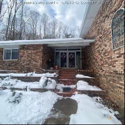 1111 N Poplar Fork Road, Hurricane WV 25526