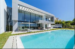 Modern Luxury Frontline Golf Villa with Panoramic Sea Views