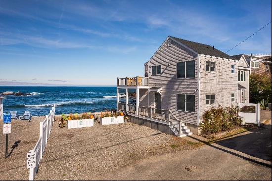 Oceanfront Luxury Duplex on Perkins Cove in Ogunquit