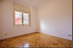 Exquisite floor to renovate next to Retiro Park