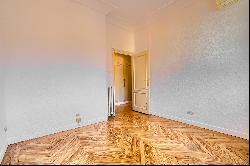 Exquisite floor to renovate next to Retiro Park