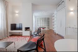 Large furnished apartment in the heart of Milan