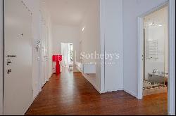 Large furnished apartment in the heart of Milan