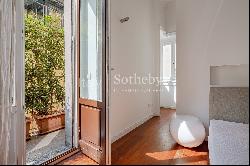 Large furnished apartment in the heart of Milan