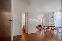 Large furnished apartment in the heart of Milan