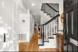 Beautifully Renovated Townhome in Convenient North Buckhead Location