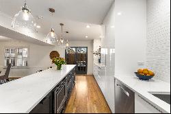 Beautifully Renovated Townhome in Convenient North Buckhead Location