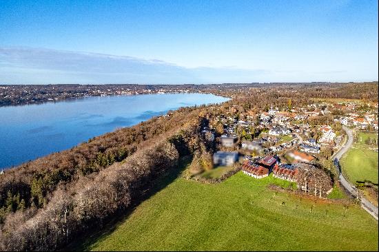 Neubau: Galeriehaus mit privater Liegeinsel in idyllischer Lage und Seeblick