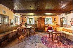 Listed, enchanting farm from 1750 in an absolutely idyllic location