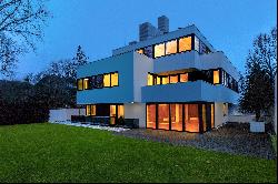 Stylish villa half in the immediate vicinity of the Isar