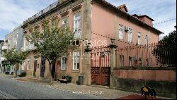 Iconic palace for sale in the center of Oliveira de Azeméis, Portugal