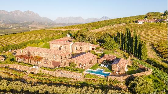 TUSCAN INSPIRED VILLA GUESTHOUSE WITH WINE CELLAR AND INCREDIBLE VIEWS