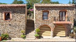 TUSCAN INSPIRED VILLA GUESTHOUSE WITH WINE CELLAR AND INCREDIBLE VIEWS