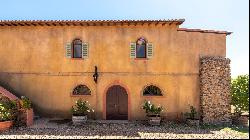 TUSCAN INSPIRED VILLA GUESTHOUSE WITH WINE CELLAR AND INCREDIBLE VIEWS