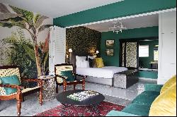 PRIME 23-BEDROOM LUXURY GUEST HOUSE: PARADYSKLOOF, STELLENBOSCH