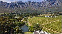 EXCLUSIVE WINE ESTATE IN BREATHTAKING LOCATION