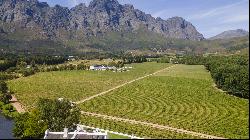 EXCLUSIVE WINE ESTATE IN BREATHTAKING LOCATION