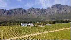 EXCLUSIVE WINE ESTATE IN BREATHTAKING LOCATION