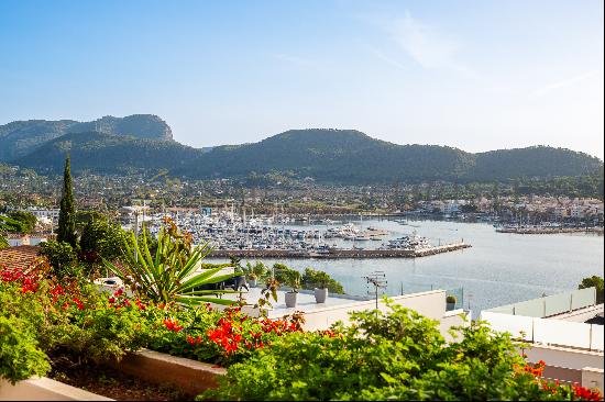 Harbor view apartment in Puerto de Andratx with large terraces near the harbour