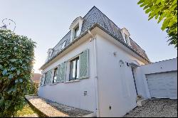 Garches, on the edge of Saint-Cloud  -  An ideal family home