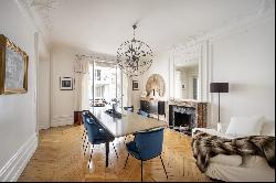 Paris 7th District – A 3/4 bed family apartment