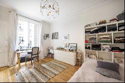 Paris 7th District – A 3/4 bed family apartment