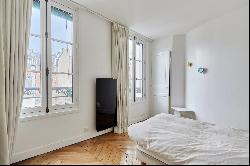 Paris 7th District – A three-bed apartment in good condition