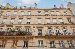 Paris 7th District – A three-bed apartment in good condition