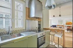 Paris 7th District – A three-bed apartment in good condition