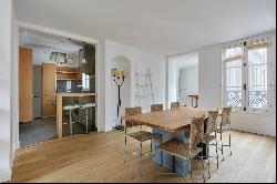 Paris 7th District – A three-bed apartment in good condition