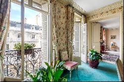 Paris 8th District – A sunny 5-bed apartment