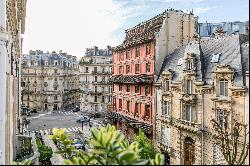 Paris 8th District – A sunny 5-bed apartment