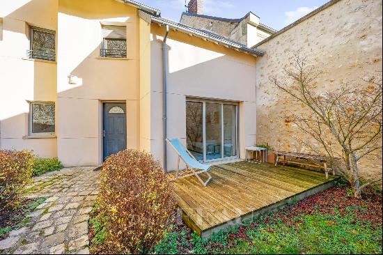 Versailles - A recent 3-bed property with a garden