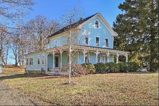 A quintessential Colonial Residence Nestled in the heart of Trumbull