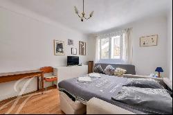 INVALIDES - Big studio with seperate kitchen for sale Paris 75007