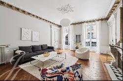 PARIS 7 / RUE DE CASTELLANE - 4 bedrooms - 200m² - Paris