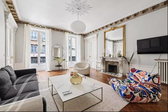 PARIS 7 / RUE DE CASTELLANE - 4 bedrooms - 200m² - Paris