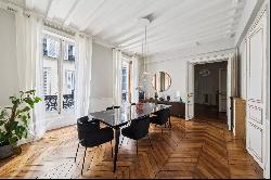 PARIS 7 / RUE DE CASTELLANE - 4 bedrooms - 200m² - Paris