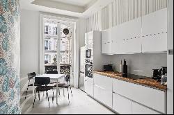 PARIS 7 / RUE DE CASTELLANE - 4 bedrooms - 200m² - Paris