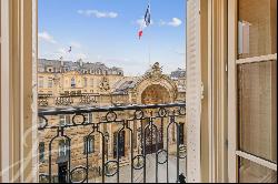 PARIS 8 / Rue du Faubourg Saint-honoré - 5 rooms - 3 bedrooms